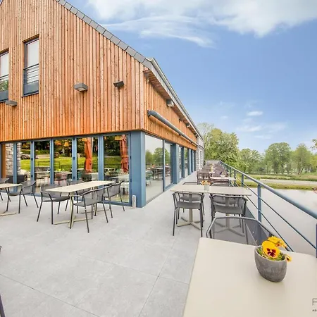 La Libellule فندق بوراين